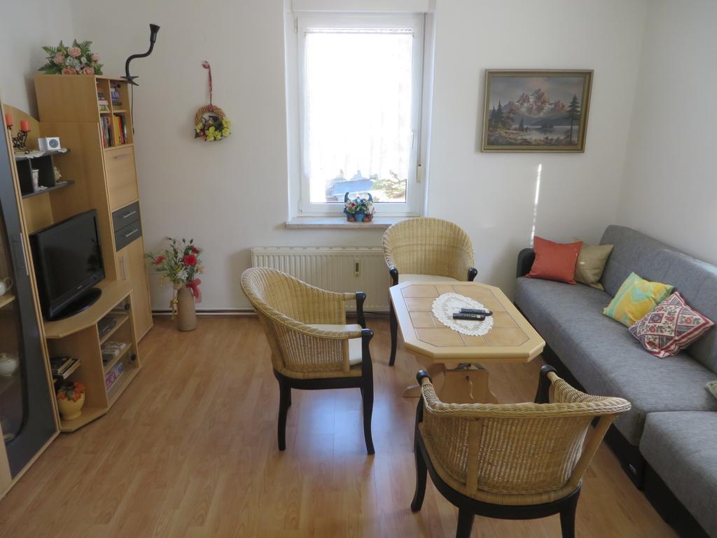 Ferienwohnung Zahn Oelsnitz  ภายนอก รูปภาพ