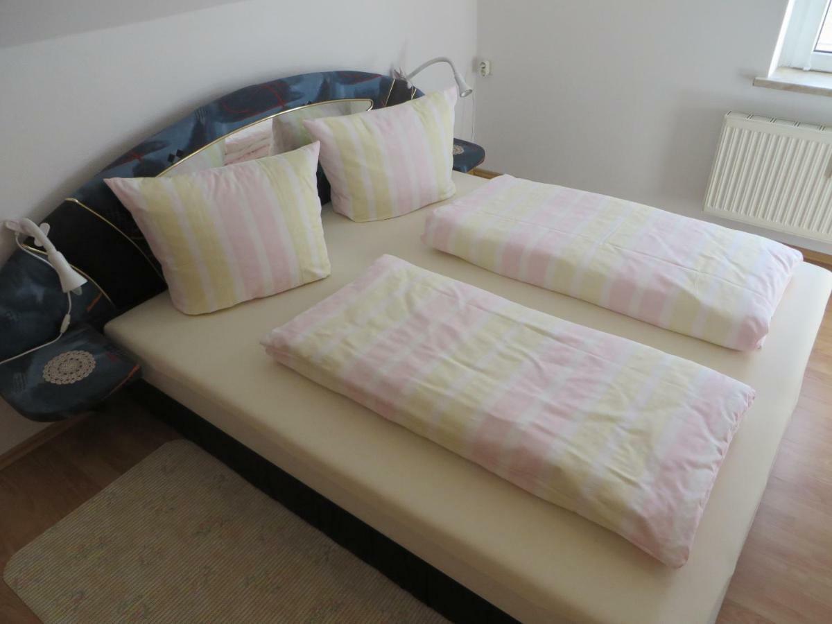 Ferienwohnung Zahn Oelsnitz  ภายนอก รูปภาพ